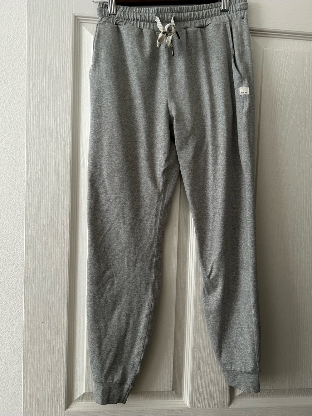 Vuori Heather Gray Women's Jogger Track Pants